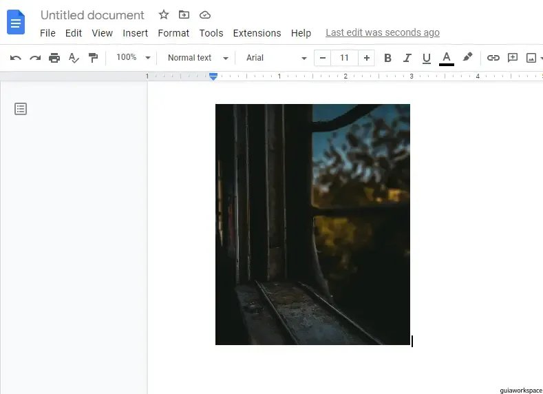 Cómo voltear una imagen en Google Docs