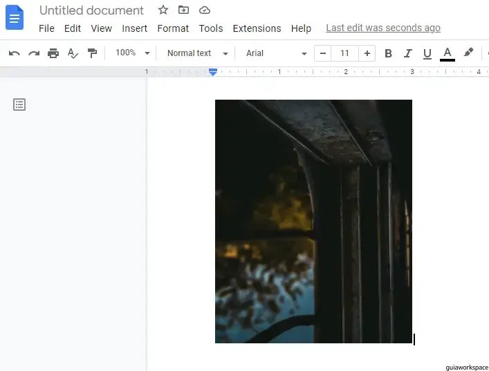 Cómo voltear una imagen en Google Docs